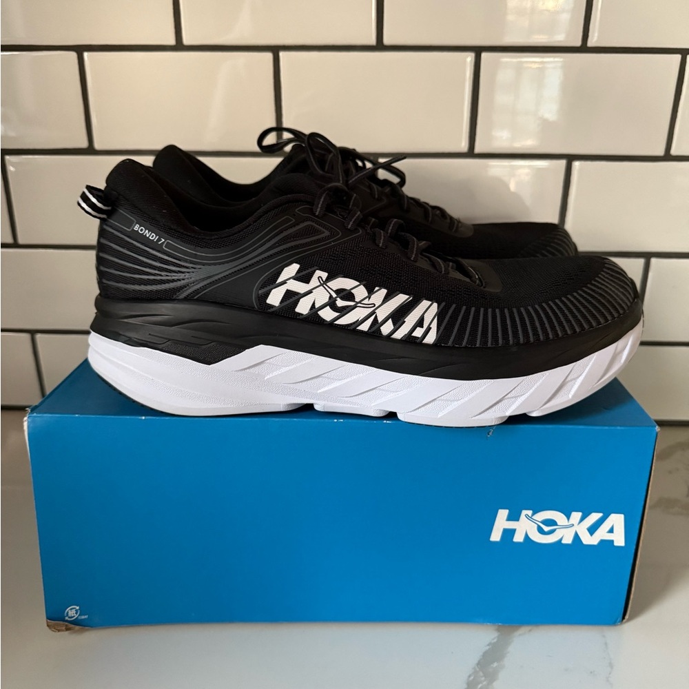 Hoka Bondi Sneakers
